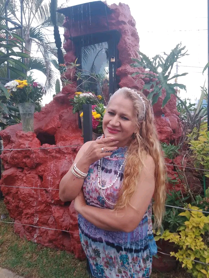 Ritratto di Maya Dupont